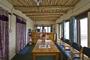 Pangong Retreat Camp