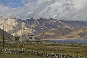 Pangong Retreat Camp