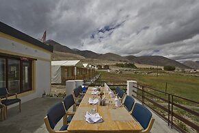Pangong Retreat Camp