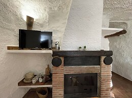 Cuevas El Atochal Orígenes