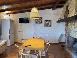 Cuevas El Atochal Orígenes