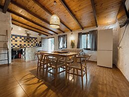 Cuevas El Atochal Orígenes