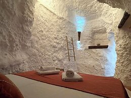 Cuevas El Atochal Orígenes