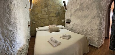 Cuevas El Atochal Orígenes