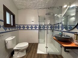 Cuevas El Atochal Orígenes