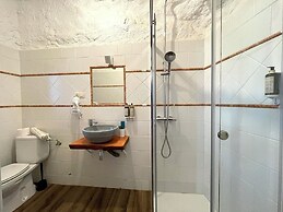 Cuevas El Atochal Orígenes