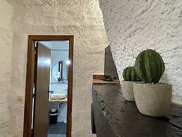 Cuevas El Atochal Orígenes