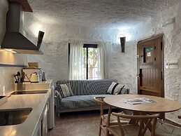 Cuevas El Atochal Orígenes