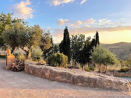 Cuevas El Atochal Orígenes