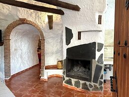 Cuevas El Atochal Orígenes