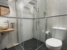 Cuevas El Atochal Orígenes