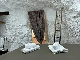 Cuevas El Atochal Orígenes