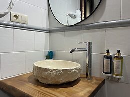 Cuevas El Atochal Orígenes