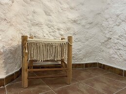 Cuevas El Atochal Orígenes