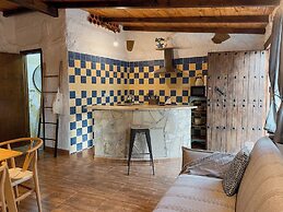 Cuevas El Atochal Orígenes