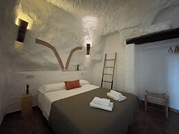 Cuevas El Atochal Orígenes