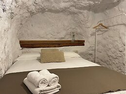 Cuevas El Atochal Orígenes