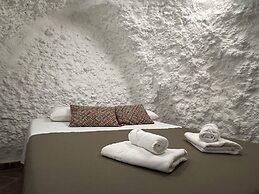 Cuevas El Atochal Orígenes