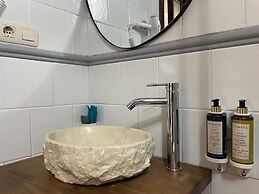 Cuevas El Atochal Orígenes