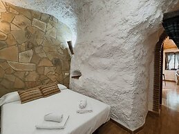 Cuevas El Atochal Orígenes