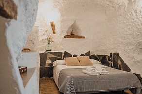 Cuevas El Atochal Orígenes