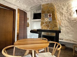 Cuevas El Atochal Orígenes