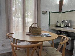 Cuevas El Atochal Orígenes