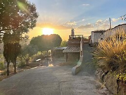 Cuevas El Atochal Orígenes