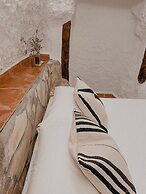 Cuevas El Atochal Orígenes