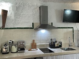 Cuevas El Atochal Orígenes