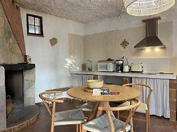 Cuevas El Atochal Orígenes