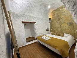 Cuevas El Atochal Orígenes