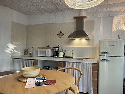 Cuevas El Atochal Orígenes