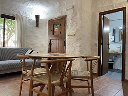 Cuevas El Atochal Orígenes