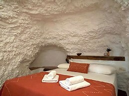 Cuevas El Atochal Orígenes