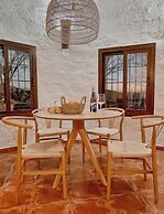 Cuevas El Atochal Orígenes