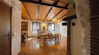 Cuevas El Atochal Orígenes