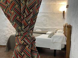 Cuevas El Atochal Orígenes