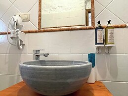 Cuevas El Atochal Orígenes