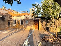 Cuevas El Atochal Orígenes