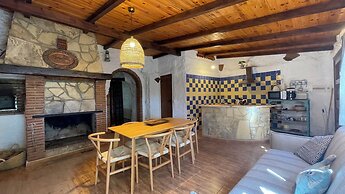 Cuevas El Atochal Orígenes