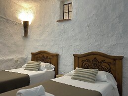 Cuevas El Atochal Orígenes