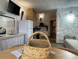 Cuevas El Atochal Orígenes