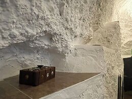 Cuevas El Atochal Orígenes