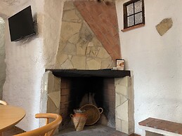 Cuevas El Atochal Orígenes