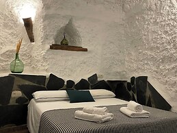 Cuevas El Atochal Orígenes