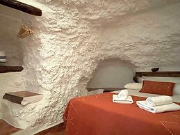 Cuevas El Atochal Orígenes