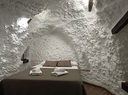 Cuevas El Atochal Orígenes