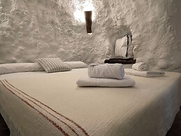 Cuevas El Atochal Orígenes