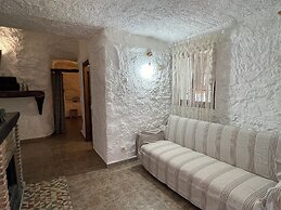 Cuevas El Atochal Orígenes